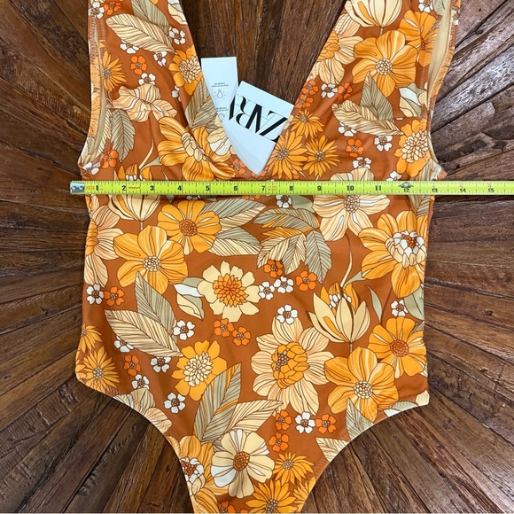 NEW ZARA MULTICOLOR FLORAL PRINTED SWIMSUIT BOHO FALL PRINT FLORAL Size S - Picture 2 of 8